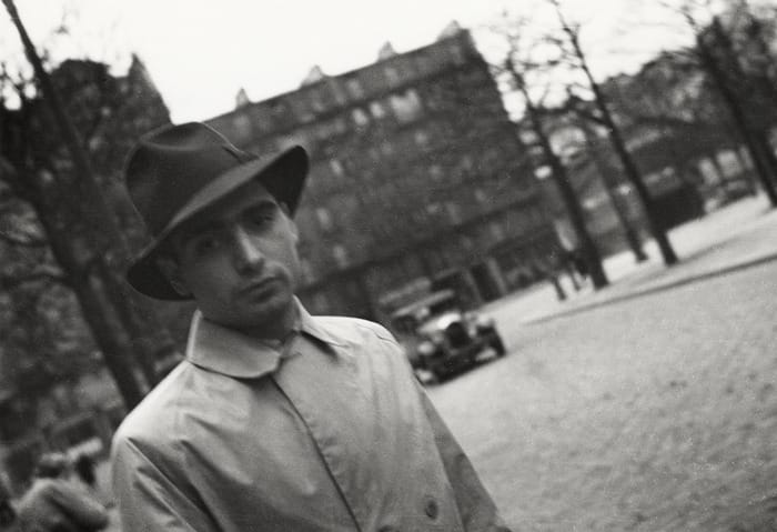 Portrait de Robert Capa à Paris vers 1935
