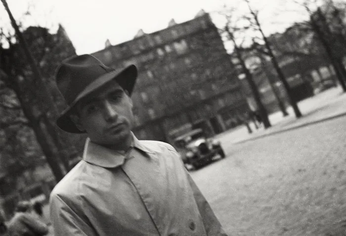 Portrait de Robert Capa à Paris vers 1935