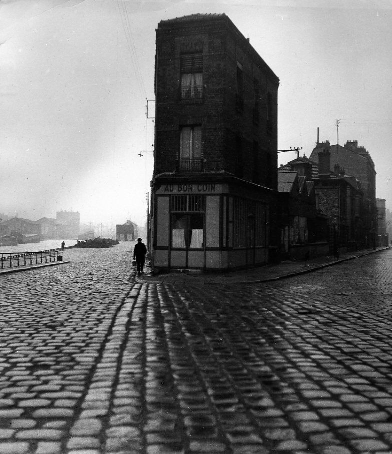 Le cafe Au Bon Coin et une rue pavee de Saint-Denis, Robert Doisneau, 1945