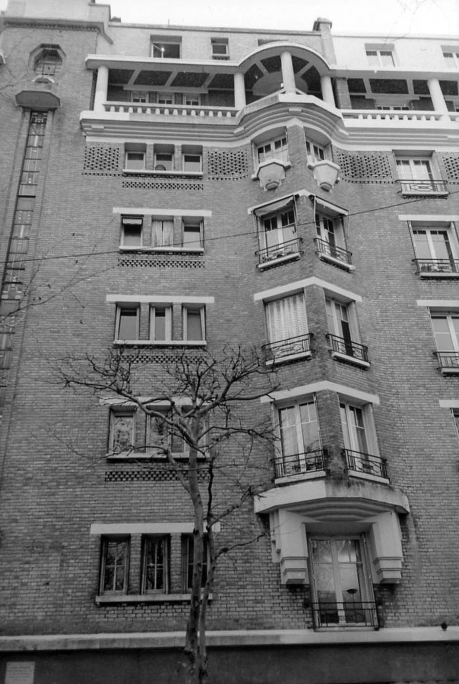 Rue de Montrouge photographiee par Robert Doisneau