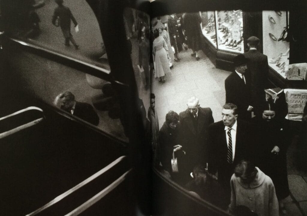Sergio Larraín, scène londonienne vue en plongée, 1959