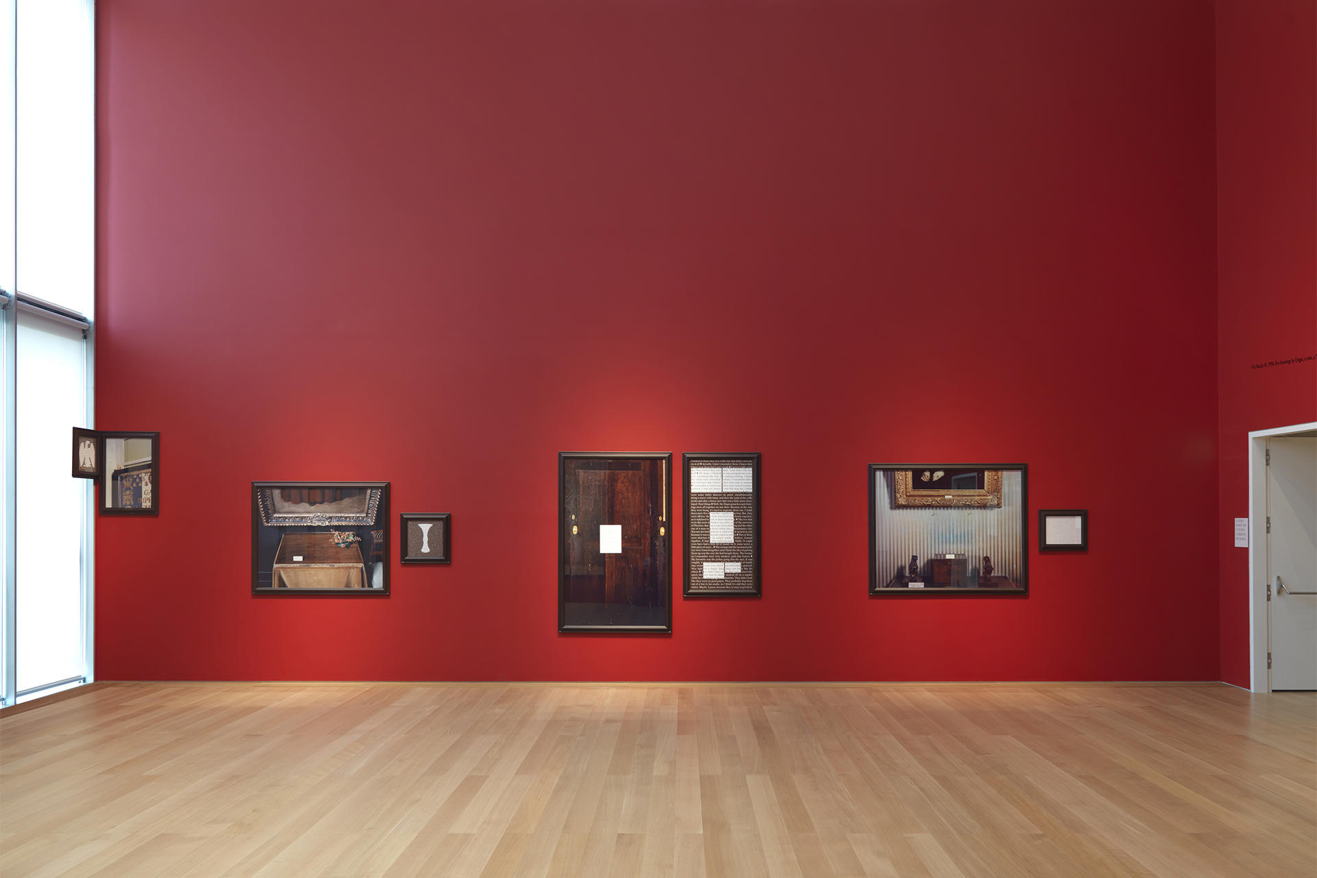Vue d'installation de Last Seen de Sophie Calle au Gardner Museum