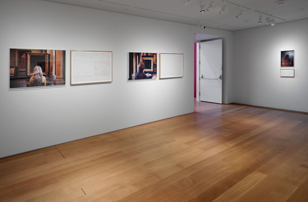 Vue d'exposition de Last Seen de Sophie Calle