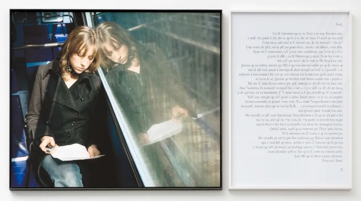 Vue d'installation de Prenez soin de vous de Sophie Calle