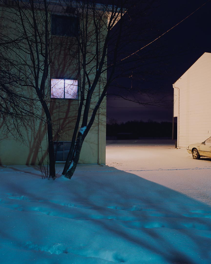 Todd Hido, maison dans la neige, fenêtre violette