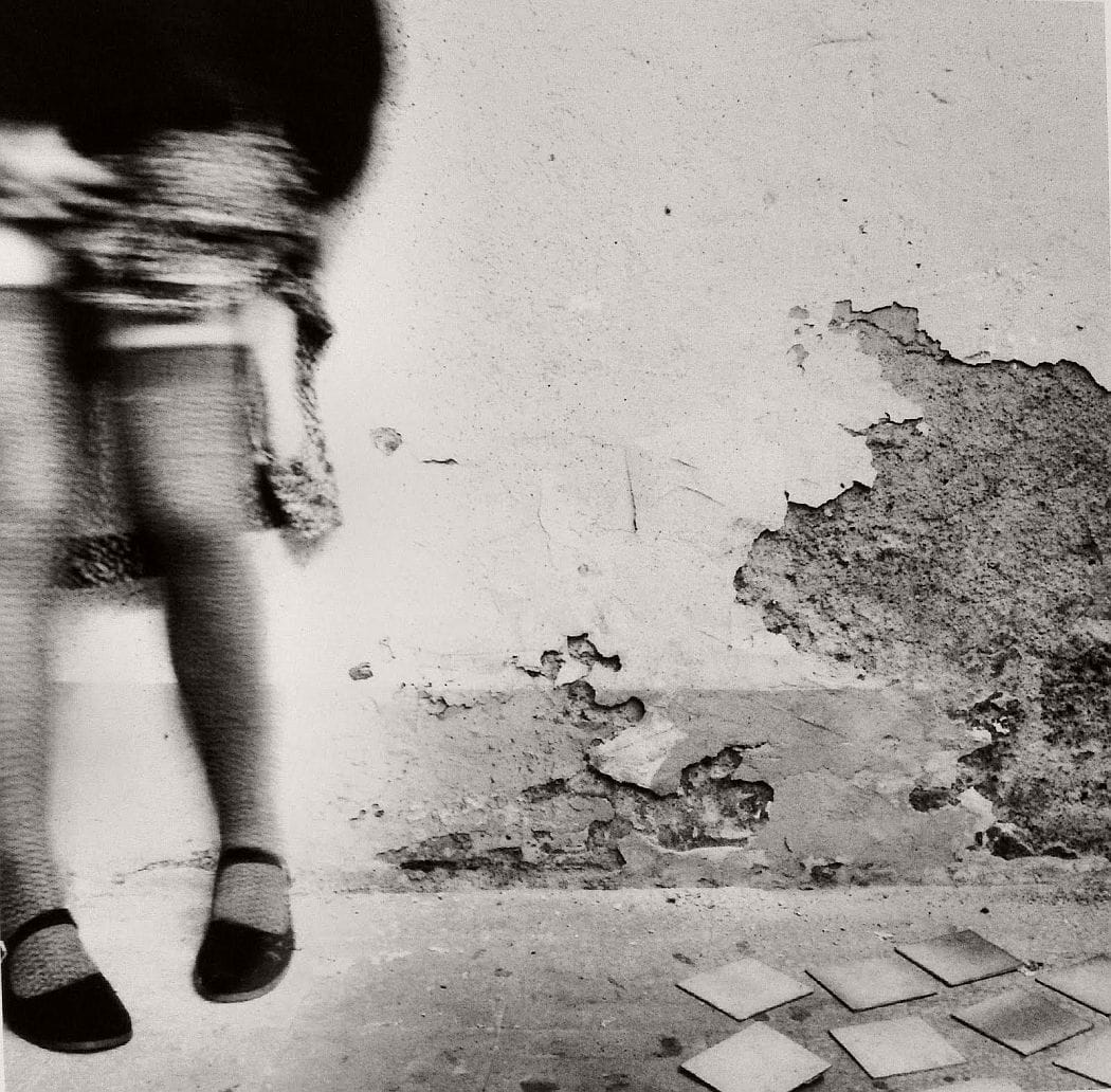 Série On Being an Angel, Francesca Woodman