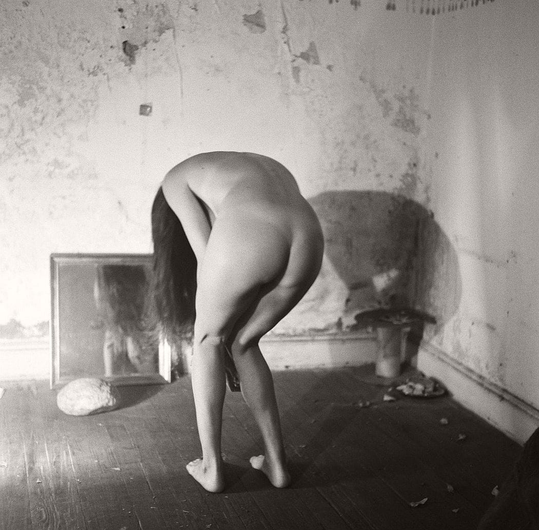 Série On Being an Angel, Francesca Woodman