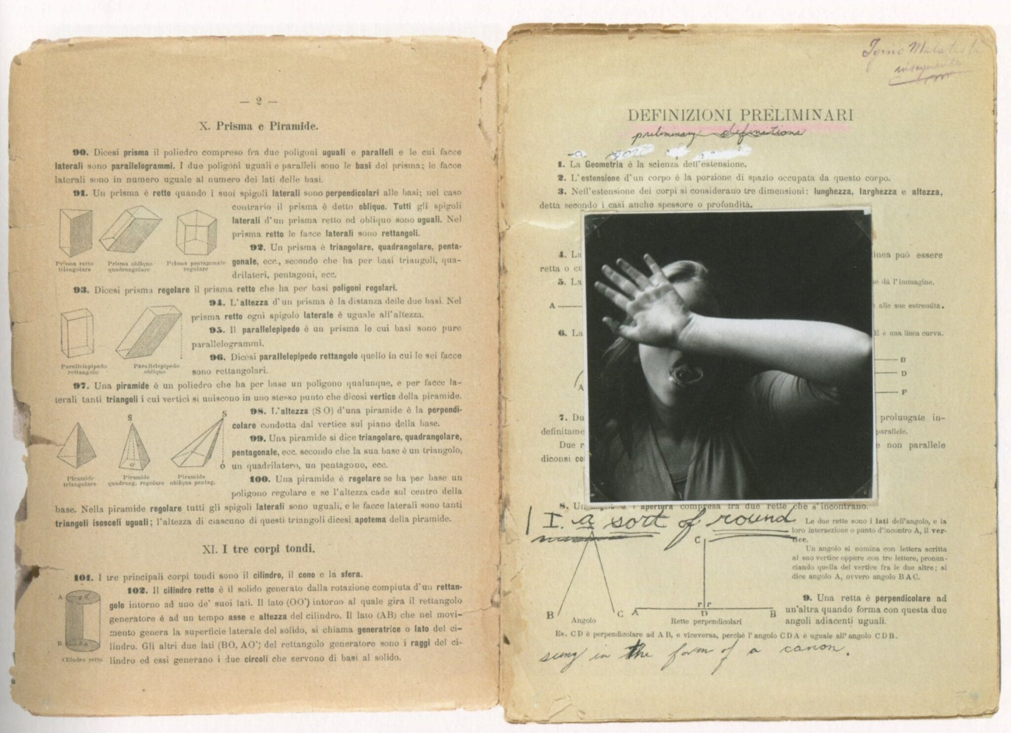 Double page de Some Disordered Interior Geometries, livre d'artiste de Francesca Woodman