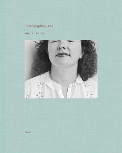 Couverture de Photographing Ina