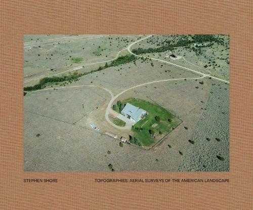 Couverture de Topographies: Aerial Surveys of the American Landscape